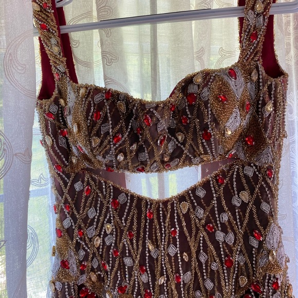 Dresses & Skirts - VALDRINSAHITI Burgundy Gown